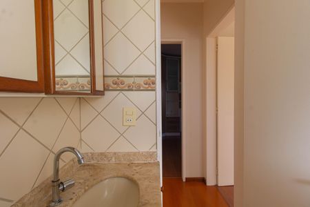 Apartamento à venda com 68m², 2 quartos e 1 vaga Apartamento à venda com 68m², 2 quartos e 1 vagaBanheiro