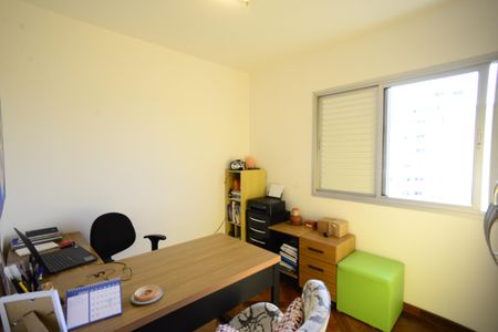 Apartamento à venda com 89m², 3 quartos e 2 vagasQuarto 2