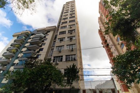 Apartamento à venda com 90m², 2 quartos e 1 vaga Apartamento à venda com 90m², 2 quartos e 1 vagaFachada