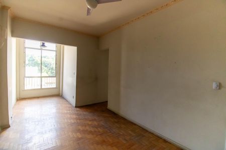 Apartamento à venda com 90m², 2 quartos e 1 vaga Apartamento à venda com 90m², 2 quartos e 1 vagaSala