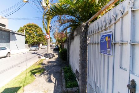 Casa à venda com 200m², 4 quartos e 1 vaga Casa à venda com 200m², 4 quartos e 1 vagaPlaquinha