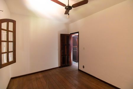 Casa à venda com 200m², 4 quartos e 1 vaga Casa à venda com 200m², 4 quartos e 1 vagaQuarto 2