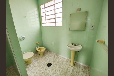 Casa à venda com 235m², 3 quartos e 2 vagas