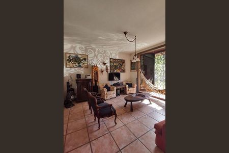 Casa à venda com 170m², 3 quartos e 5 vagas