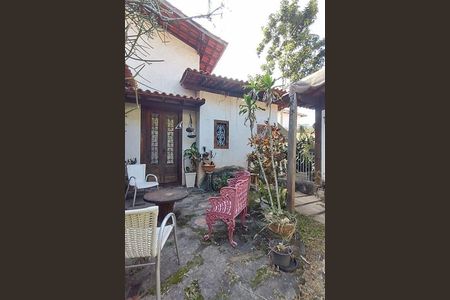 Casa à venda com 170m², 3 quartos e 5 vagas