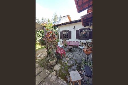 Casa à venda com 170m², 3 quartos e 5 vagas
