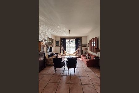 Casa à venda com 170m², 3 quartos e 5 vagas