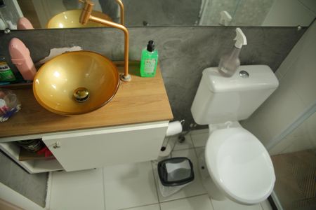 Apartamento à venda com 48m², 2 quartos e 1 vagaBanheiro Social