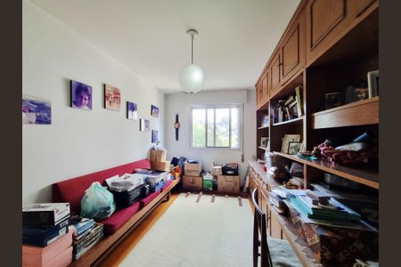 Apartamento à venda com 157m², 3 quartos e 4 vagas Apartamento à venda com 157m², 3 quartos e 4 vagasEscritório