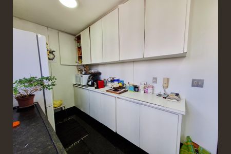 Apartamento à venda com 157m², 3 quartos e 4 vagas Apartamento à venda com 157m², 3 quartos e 4 vagasCozinha - Armários