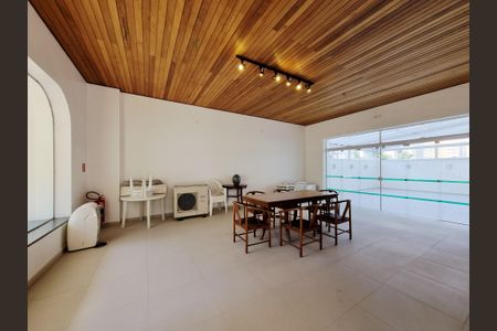 Apartamento à venda com 157m², 3 quartos e 4 vagas Apartamento à venda com 157m², 3 quartos e 4 vagasÁrea comum - Churrasqueira