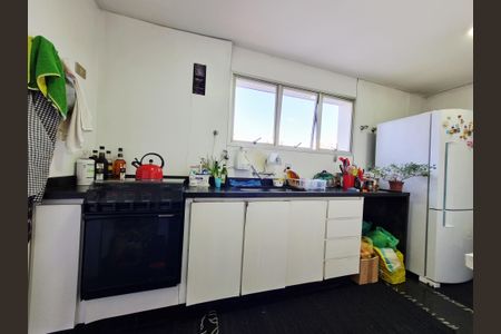 Apartamento à venda com 157m², 3 quartos e 4 vagas Apartamento à venda com 157m², 3 quartos e 4 vagasCozinha - Armários