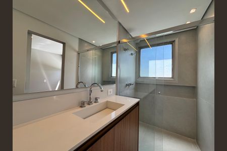 Apartamento à venda com 100m², 2 quartos e 1 vaga Apartamento à venda com 100m², 2 quartos e 1 vagaBanheiro da Suíte 1