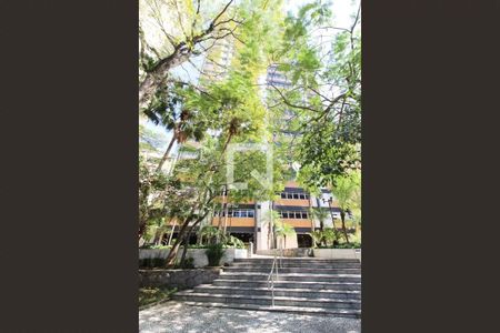 Apartamento à venda com 100m², 2 quartos e 1 vaga Apartamento à venda com 100m², 2 quartos e 1 vagaFachada