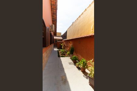 Casa à venda com 360m², 3 quartos e 2 vagas Casa à venda com 360m², 3 quartos e 2 vagasÁrea comum