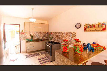 Casa à venda com 360m², 3 quartos e 2 vagas Casa à venda com 360m², 3 quartos e 2 vagasCozinha