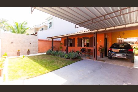 Casa à venda com 360m², 3 quartos e 2 vagas Casa à venda com 360m², 3 quartos e 2 vagasÁrea comum