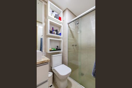 Apartamento à venda com 67m², 3 quartos e 1 vaga Apartamento à venda com 67m², 3 quartos e 1 vagaBanheiro Social