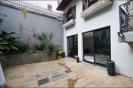 Casa à venda com 420m², 6 quartos e 2 vagasÁrea Externa