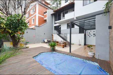 Casa à venda com 420m², 6 quartos e 2 vagasÁrea Externa