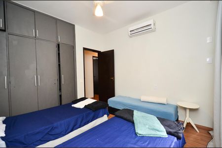 Casa à venda com 420m², 6 quartos e 2 vagasQuarto 3