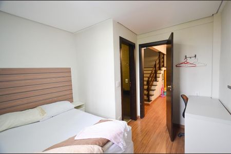 Casa à venda com 420m², 6 quartos e 2 vagasQuarto 5