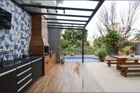 Casa à venda com 420m², 6 quartos e 2 vagasÁrea Externa