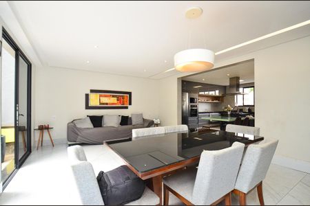 Casa à venda com 420m², 6 quartos e 2 vagasSala