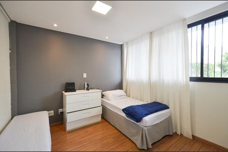 Casa à venda com 420m², 6 quartos e 2 vagasQuarto 4