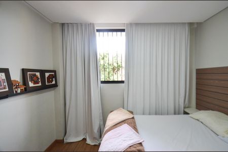 Casa à venda com 420m², 6 quartos e 2 vagasQuarto 5