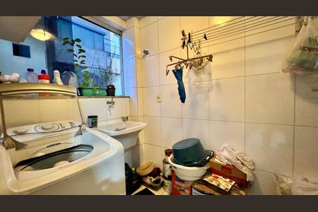 Apartamento à venda com 183m², 4 quartos e 3 vagas Apartamento à venda com 183m², 4 quartos e 3 vagasÁrea de Serviço