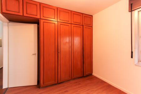 Apartamento à venda com 140m², 3 quartos e 2 vagasQuarto 2