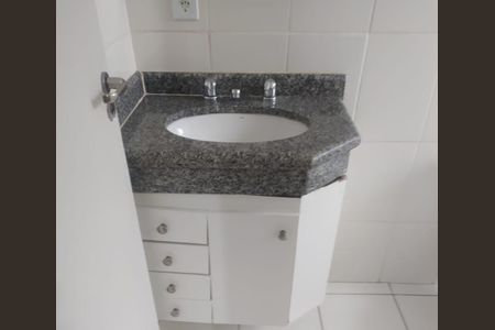 Casa de condomínio para alugar com 199m², 3 quartos e 2 vagas