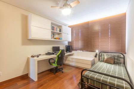 Casa à venda com 758m², 5 quartos e 6 vagas Casa à venda com 758m², 5 quartos e 6 vagasQuarto 3