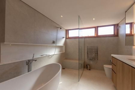 Casa à venda com 758m², 5 quartos e 6 vagas Casa à venda com 758m², 5 quartos e 6 vagasBanheiro Social