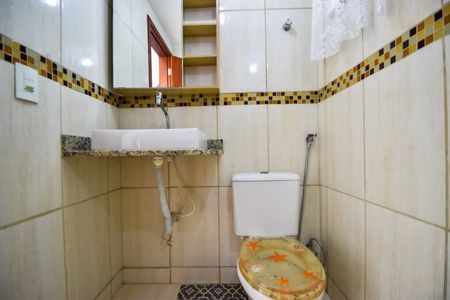 Apartamento à venda com 65m², 2 quartos e sem vaga Apartamento à venda com 65m², 2 quartos e sem vagaBanheiro Social