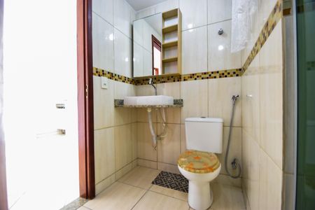 Apartamento à venda com 65m², 2 quartos e sem vaga Apartamento à venda com 65m², 2 quartos e sem vagaBanheiro Social