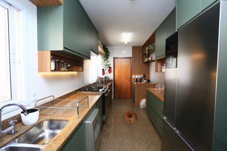 Apartamento à venda com 250m², 4 quartos e 4 vagas Apartamento à venda com 250m², 4 quartos e 4 vagascozinha