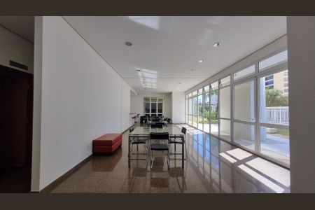 Apartamento à venda com 250m², 4 quartos e 4 vagas Apartamento à venda com 250m², 4 quartos e 4 vagasÁrea comum - Salão de festas