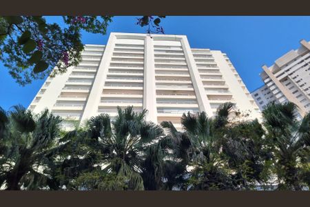 Apartamento à venda com 250m², 4 quartos e 4 vagas Apartamento à venda com 250m², 4 quartos e 4 vagasFachada