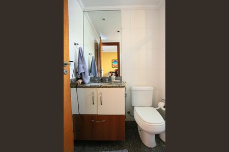 Apartamento à venda com 250m², 4 quartos e 4 vagas Apartamento à venda com 250m², 4 quartos e 4 vagasBanheiro da Suíte 2