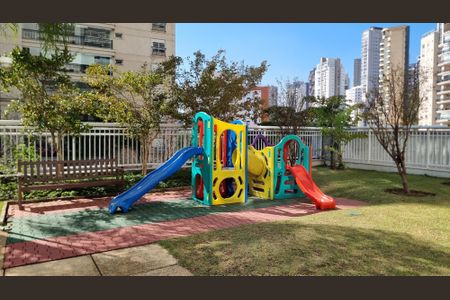 Apartamento à venda com 250m², 4 quartos e 4 vagas Apartamento à venda com 250m², 4 quartos e 4 vagasÁrea comum - Playground