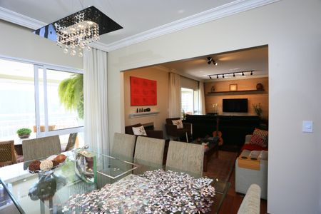 Apartamento à venda com 250m², 4 quartos e 4 vagas Apartamento à venda com 250m², 4 quartos e 4 vagasSala