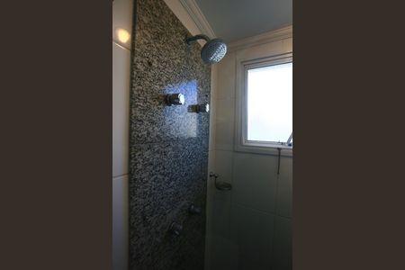 Apartamento à venda com 250m², 4 quartos e 4 vagas Apartamento à venda com 250m², 4 quartos e 4 vagasBanheiro da Suíte 2