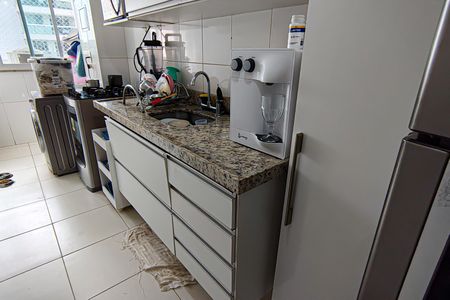Apartamento à venda com 93m², 3 quartos e 1 vaga Apartamento à venda com 93m², 3 quartos e 1 vagaCozinha e Área de Serviço