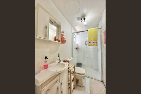 Studio à venda com 34m², 1 quarto e sem vaga Studio à venda com 34m², 1 quarto e sem vagaBanheiro Social