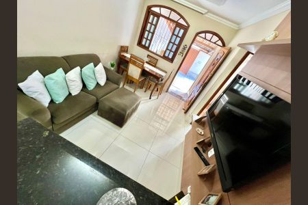 Casa à venda com 74m², 2 quartos e 2 vagas Casa à venda com 74m², 2 quartos e 2 vagasSala