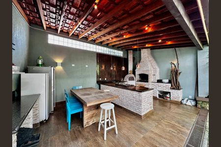 Casa à venda com 209m², 3 quartos e 2 vagas Casa à venda com 209m², 3 quartos e 2 vagasÁrea Gourmet
