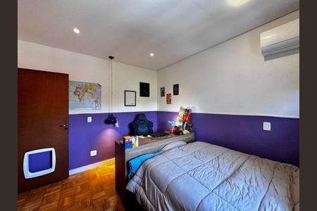 Casa à venda com 209m², 3 quartos e 2 vagas Casa à venda com 209m², 3 quartos e 2 vagasQuarto 2