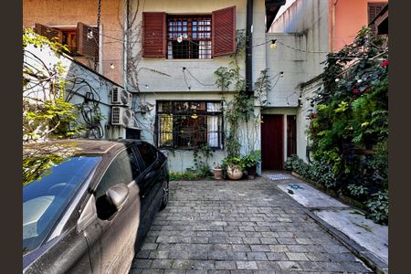 Casa à venda com 209m², 3 quartos e 2 vagas Casa à venda com 209m², 3 quartos e 2 vagasGaragem